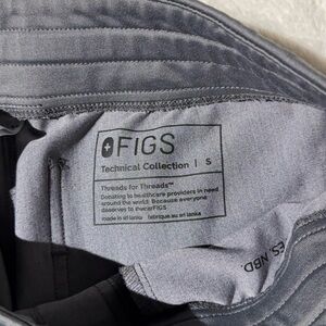 Size: S- Figs Top and Jogger Set in Gray